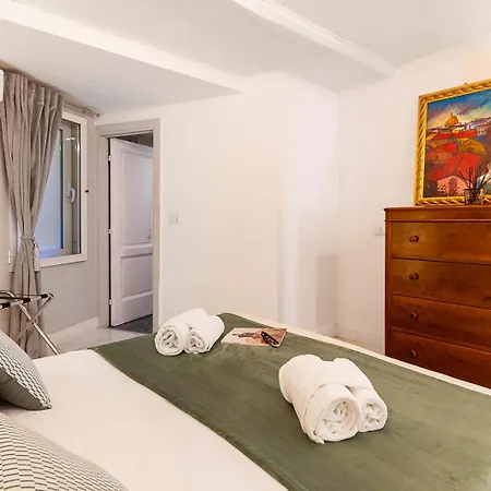 Apartamento Crispi 30 Stylish