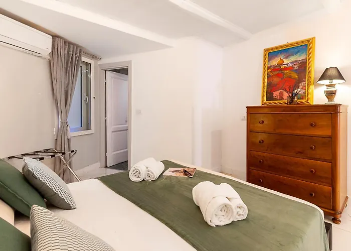 Διαμέρισμα Crispi 30 Stylish